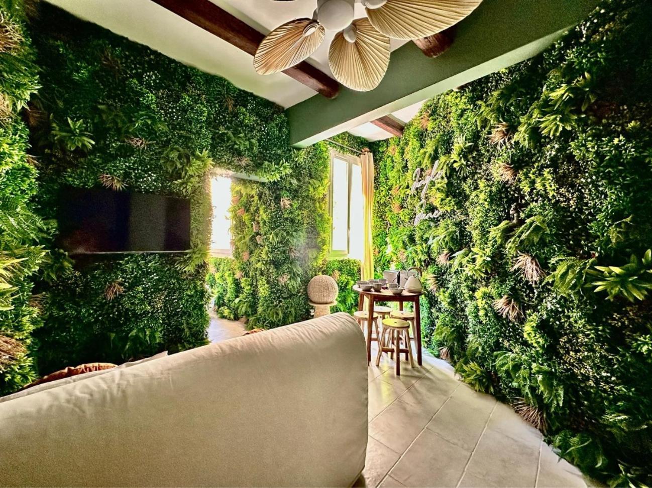 Logement Insolite Classe - Nimes Arenes - Parking Apartment *